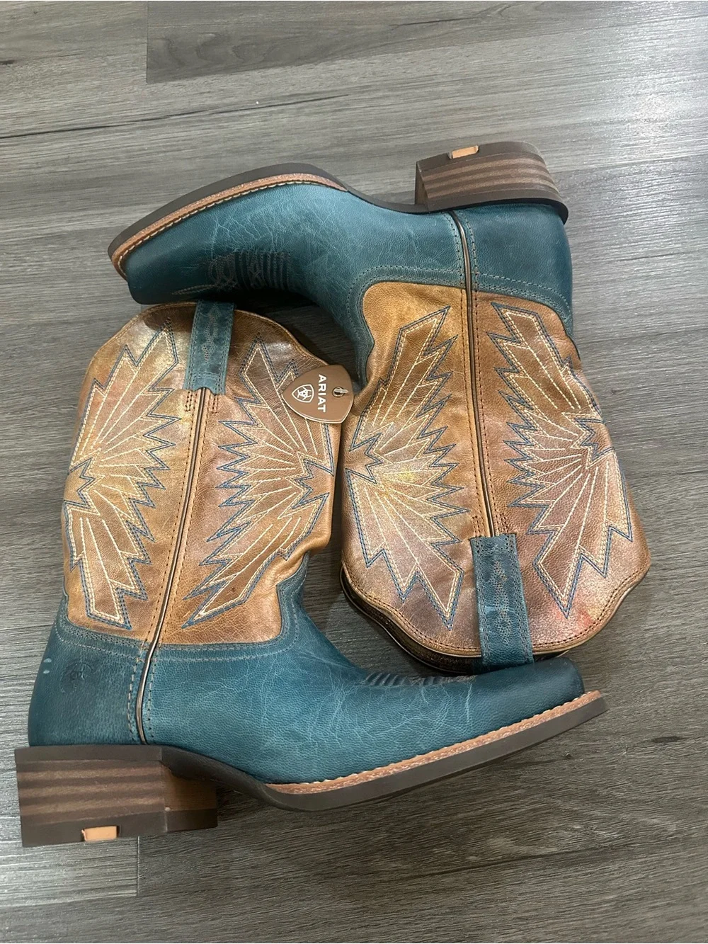 Ariat brand new